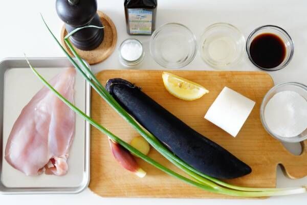 お安く簡単おかず！ 暑くても箸が止まらない「夏野菜の鶏肉料理」レシピ