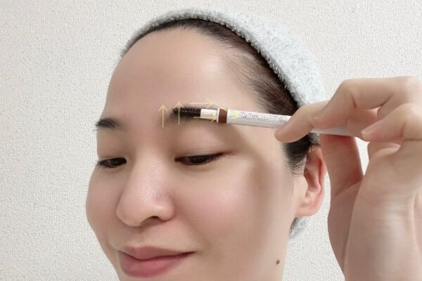 “失敗眉毛”になりがちです！ エステティシャンが教える「眉のNGセルフケア」