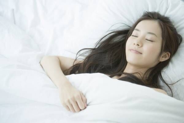 寝落ちするほど気持ちいい！ ヨガインストラクターが実践する「寝る前の安眠習慣」