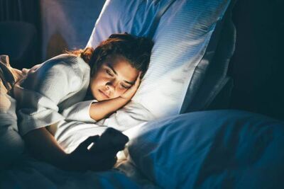 なぜか眠りが浅い…【女医監修】女性がやりがちな「NG睡眠習慣」5つ