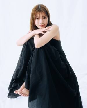 高本彩花「太ももの“絶対領域”も良かったみたい」 卒業を迎え美容連載の過去記事を振り返る