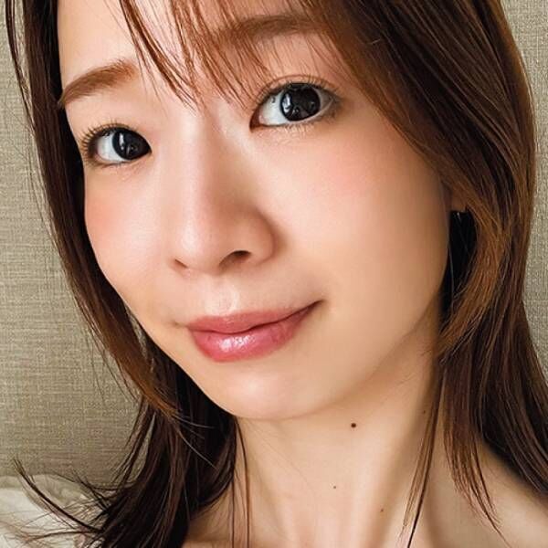 石井亜美「メイクしながら美白までできるのも嬉しい」 美容液ファンデほか、新作コスメ