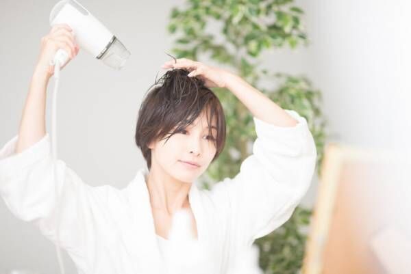 正しいドライヤーの仕方知ってる…？ 現役美容師が「シャンプー、ヘアセットの疑問」に回答！