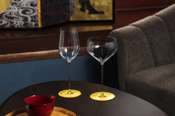 金箔の箔一がワイングラスの名門ブランド『リーデル』と24Kの金箔で輝く「大吟醸・純米酒用グラス」を開発