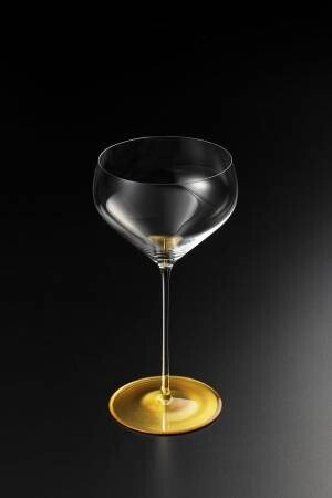 金箔の箔一がワイングラスの名門ブランド『リーデル』と24Kの金箔で輝く「大吟醸・純米酒用グラス」を開発