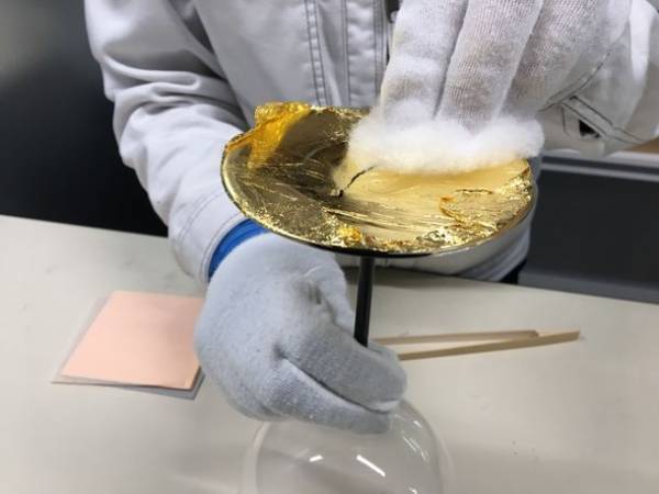 金箔の箔一がワイングラスの名門ブランド『リーデル』と24Kの金箔で輝く「大吟醸・純米酒用グラス」を開発