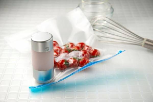 アウトドアでも活躍する、重さ131gのミニ真空パック器　CAMPFIREにて9月29日まで販売