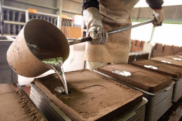 いつもの部屋に小さな庭園が現れる、花器「市松庭園」が、9月1日発売