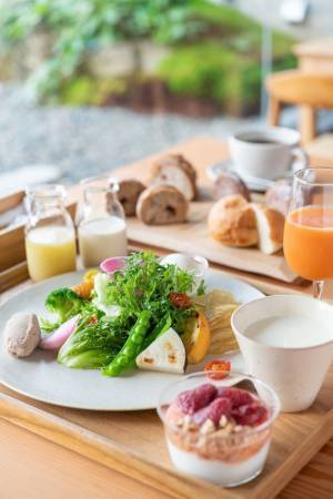 京都「東山 四季花木」、実力派割烹とコラボした宿泊プラン「【極上おこもり】東山 四季花木×押小路 岡田　二段重付き宿泊プラン(2食付き)」を2021年10月1日販売開始！