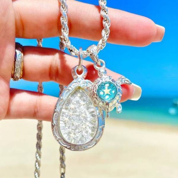 沖縄のアクセサリー＆お守り「ま～すストーン」CMソングに起用の「Neverending Love」MVが公開！いま必要なのは、疑うことのない純粋な愛、永遠の絆……