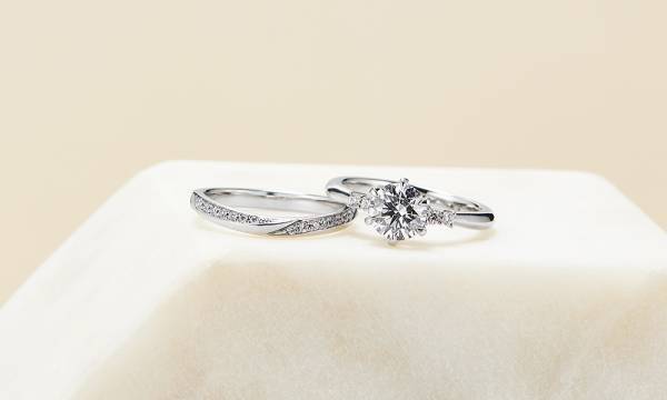 重ねることでお互いの素晴らしさが輝き、新たな魅力を放つアイプリモのセットリング