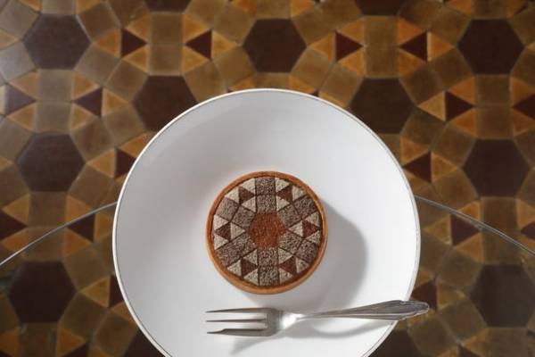 京都市京セラ美術館「モダン建築の京都」展×長楽館コラボスイーツ！長楽館モダンタイルタルトを2021年9月25日(土)より販売開始