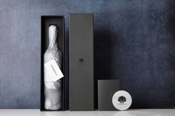 海底で熟成されたワインSUBRINAが、秘書が選ぶ手土産として「話題賞」を受賞！ムック本「接待の手土産2022」に掲載