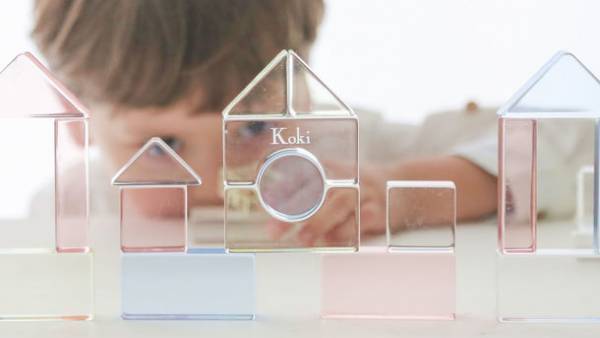 株式会社ベルビーのオリジナルブランド、ベルビーアンファンより子供も大人もいっしょに楽しめる！キラキラ光る日本製アクリル積み木が新登場　9月7日よりMakuakeで先行販売開始！