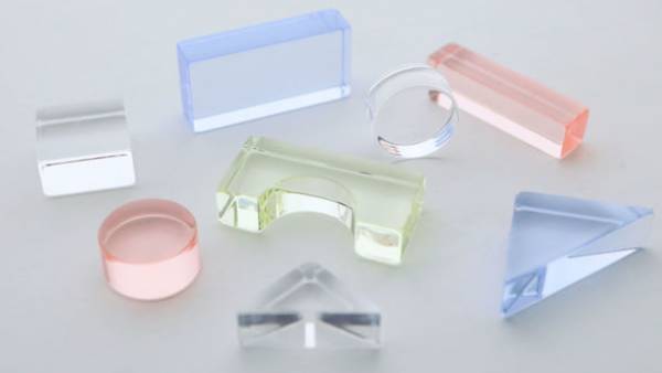 株式会社ベルビーのオリジナルブランド、ベルビーアンファンより子供も大人もいっしょに楽しめる！キラキラ光る日本製アクリル積み木が新登場　9月7日よりMakuakeで先行販売開始！