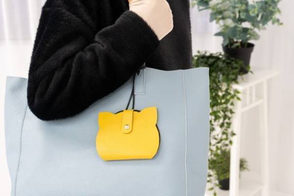 アルコール除菌可能なネコ型レザーマスクケース　販売個数2,000個突破！＜株式会社石井＞