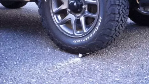 高輝度・頑丈・長持ちでアウトドアや緊急時に頼れるコンパクトライトの先行販売がMakuakeで10月8日に開始