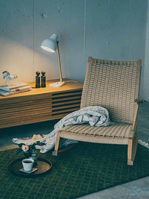 低座椅子で心地よい居場所を作ろう　西新宿「リビングデザインセンターOZONE」で9月28日まで展示開催中