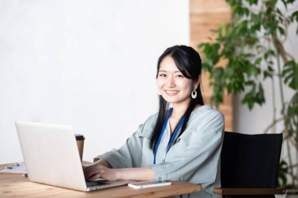 従業員の元気を支える「くらうど保健室」　完全オンライン型で国家資格者の「保健師」に直接相談ができる　9月1日リニューアル販売