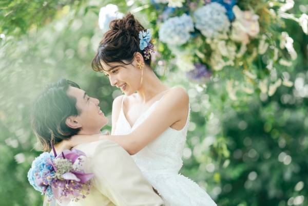 日比谷花壇ウエディングサイトがリニューアル＆新プランがスタートフォトウエディング「花とフォト」からせせらぎ公園と大倉山記念館で叶う新ロケーションフォトプランが誕生2021年9月13日（月）予約受付開始