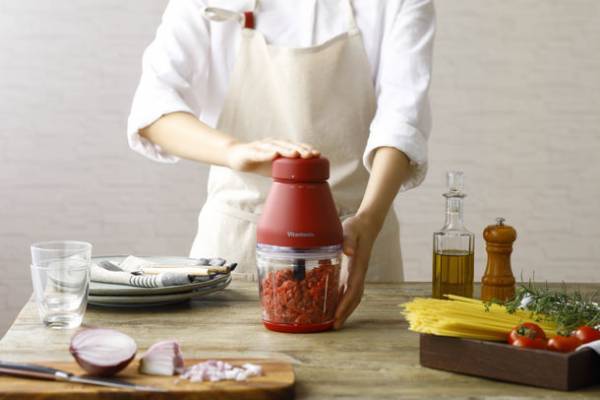 家電ブランドVitantonio(ビタントニオ)より12シーンで大活躍・両方向回転の「フードプロセッサー」新発売