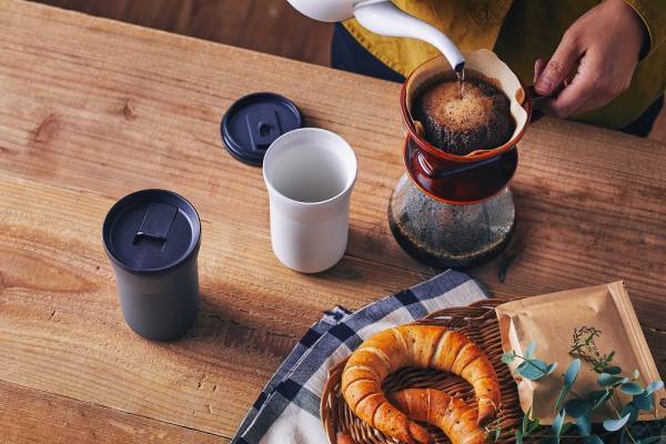 セラミック加工で最後のひと口までおいしく京セラ「CERAMUG（セラマグ） タンブラー＜蓋付き＞」を発売