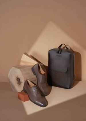 イタリアンレザーブランド「ア・テストーニ」　新ロゴの「AMEDEO TESTONI」と共に2021Fall Winter コレクションを発表