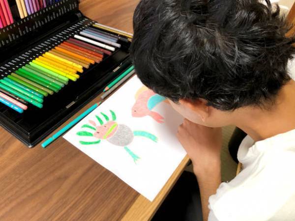 個性豊かな障がい者アート×ハンドタオルで手洗いが楽しみに