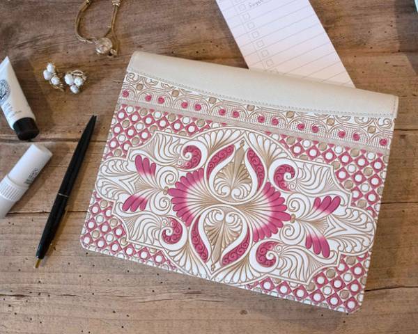 ＜かわいい皮革の伝統工芸：文庫屋「大関」＞　きらびやか、6バリエーションのクリスマス限定柄をリリース！！11月10日(水)ECサイトで先行販売、11月11日(木)店舗販売開始