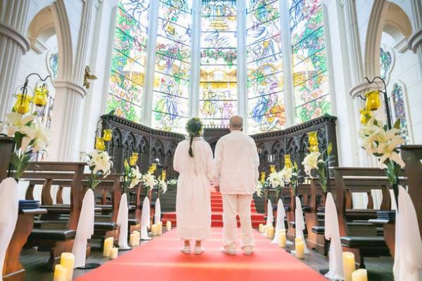 結婚式場がフォトスタジオに！だれとでも・どんな記念日でも、大切な瞬間を写真に残す“オリジナルフォトサービス”スタート