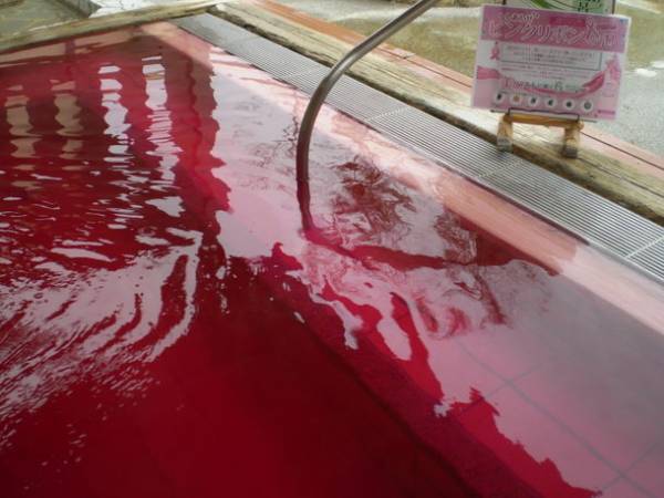 極楽湯、全国28店舗で10月1日～31日のピンクリボン月間にお風呂がピンクに染まる「しあわせピンクリボンの湯」を順次開催