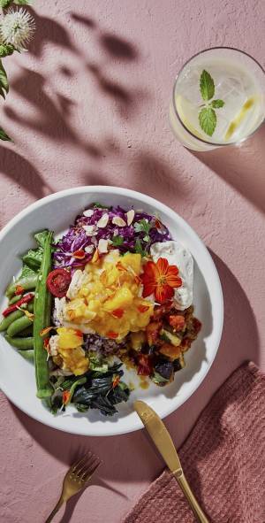 フラワーライフスタイルブランド 「FLOWERS BAKE & ICE CREAM」9月18日（土）グランドリニューアルオープン花を味わい、ココロとカラダに栄養を届ける新フラワーメニュー誕生全フードメニューは、イートイン、テイクアウトいずれも可能