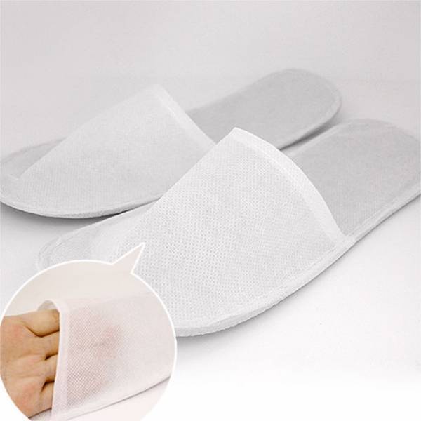 コロナ禍で多くの人が抱える使いまわし不安を解消！！品質と価格にこだわった個包装の「当社オリジナル 使い捨てスリッパ」企画開発