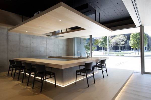 ヘラルボニー×髙木ビル×PLEIN 3社による共同プロジェクト「BIRTH GALLERY」が10月5日(火)より期間限定開催　障害のあるアーティストの異彩を放つ作品が、麻布十番のネオ食堂を彩る