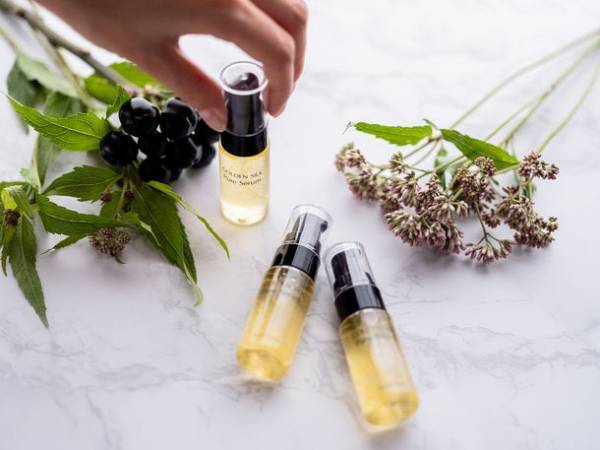 「黄金繭」「植物エキス」「天然アロマ」を配合した癒しの美容液を9月26日(日)よりクラウドファンディングMakuakeにて先行販売開始！