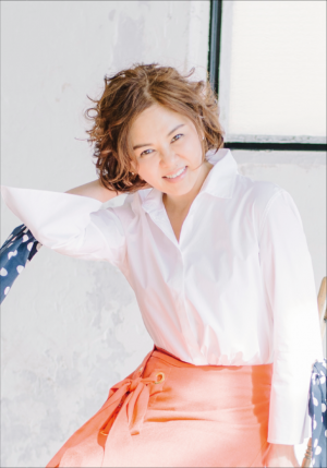 ママ アーティスト6組 中村あゆみ Nokko Hitomi Mina Reina From Max 相川七瀬 土屋アンナ 集結の話題の音楽祭 ママホリ21 本日9 29よりチケット受付 公式ホームページにて オーガナイザー 中村あゆみのママ応援動画を公開開始 21年9月29日