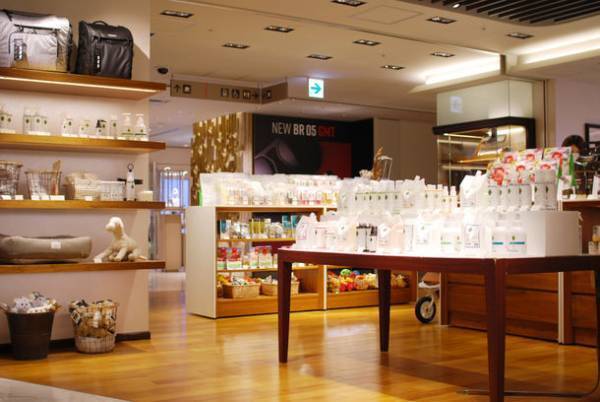 ペットケア用品ブランド WAFONAがプロデュースするペット用品店「Paddy by WAFONA」が伊勢丹新宿店 本館5階に9月29日(水)オープン！