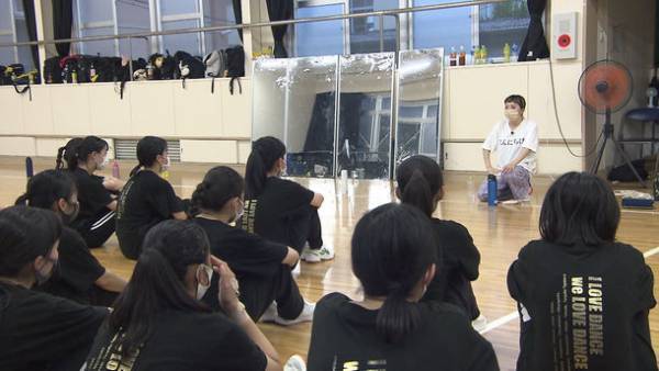 カリスマ振付師akane先生が高校ダンス部に突撃訪問！新ジェネ スーパーチャンプルakane先生のダンスハイスクール　2021年10月4日(月)放送スタート！