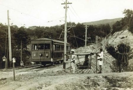 生駒ケーブルと生駒山上遊園地の飛行塔が「土木学会選奨土木遺産」に認定されました