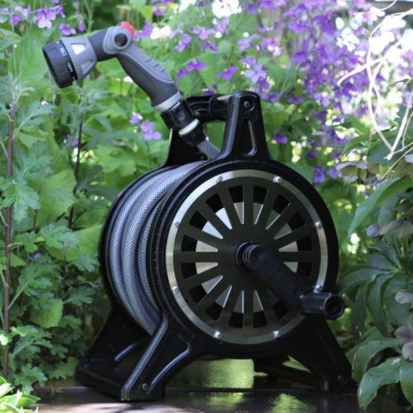 車のアルミホイールからインスパイアされたデザイン系アルミホースリールが12月20日発売！～ガレージをスタイリッシュに変身～