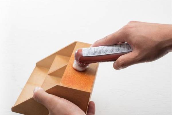 老舗の靴クリームメーカーが開発、DIY専用木材塗料の新しいカタチ「クロマニョンペイント」シリーズがCAMPFIREにて先行販売を開始！