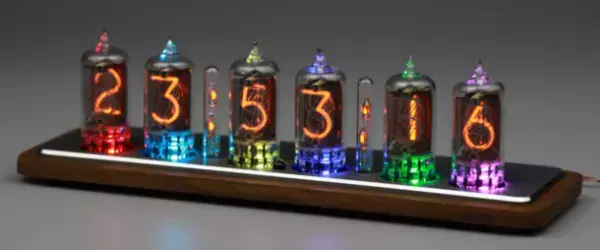 貴重なニキシー管時計のクラウドファンディングをCAMPFIREにて10月24日まで実施