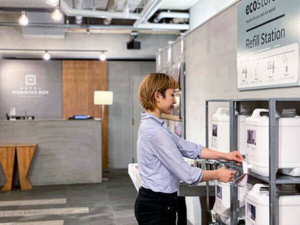 ホテルモーニングボックスが取り組むサステナブルなサービスの一環として大阪市内でエコ洗剤(エコストア)の量り売りを開始