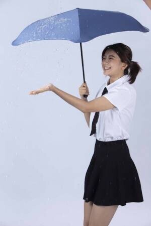 超撥水蓮型傘「Rain Smile Lotus」の先行予約販売をクラウドファンディングサイト「Makuake」にて開始　～「耐雨、耐風、耐久」の晴雨兼用傘～