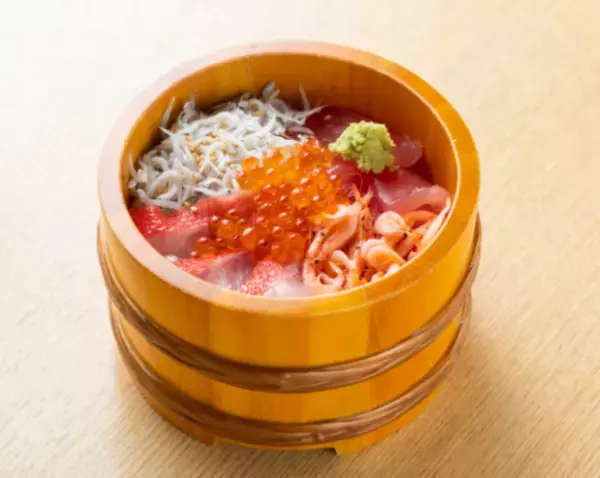 駿河湾を一望しながら海鮮丼を堪能！新東名 NEOPASA駿河湾沼津(上り)に海鮮丼専門店「おさかな丼屋 とと丸食堂」が10/8(金)リニューアルオープン！