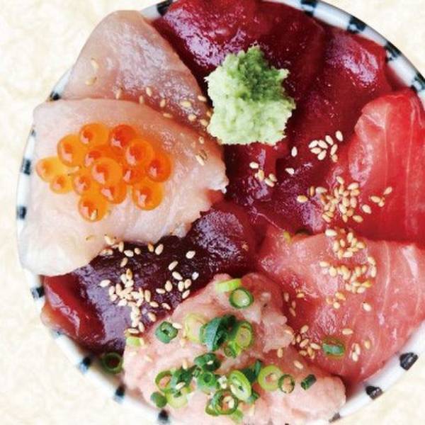 駿河湾を一望しながら海鮮丼を堪能！新東名 NEOPASA駿河湾沼津(上り)に海鮮丼専門店「おさかな丼屋 とと丸食堂」が10/8(金)リニューアルオープン！