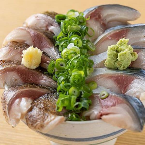駿河湾を一望しながら海鮮丼を堪能！新東名 NEOPASA駿河湾沼津(上り)に海鮮丼専門店「おさかな丼屋 とと丸食堂」が10/8(金)リニューアルオープン！