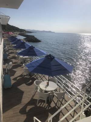 お待たせいたしました！！幸せのパンケーキ「淡路島リゾート」に新たなエリアが10月11日OPEN！！リゾートホテル仕様の豪華設備を完備したプライベートルームや更に海を間近に感じていただけるプライベートビーチ付きテラス席などお客様を非日常に誘います！！