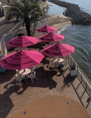 お待たせいたしました！！幸せのパンケーキ「淡路島リゾート」に新たなエリアが10月11日OPEN！！リゾートホテル仕様の豪華設備を完備したプライベートルームや更に海を間近に感じていただけるプライベートビーチ付きテラス席などお客様を非日常に誘います！！