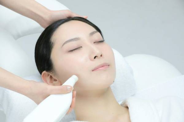 非接触型の最新美容機器「ニードルレスインジェクター」専門店【Re.terna-リテルナ-】札幌大通にオープン